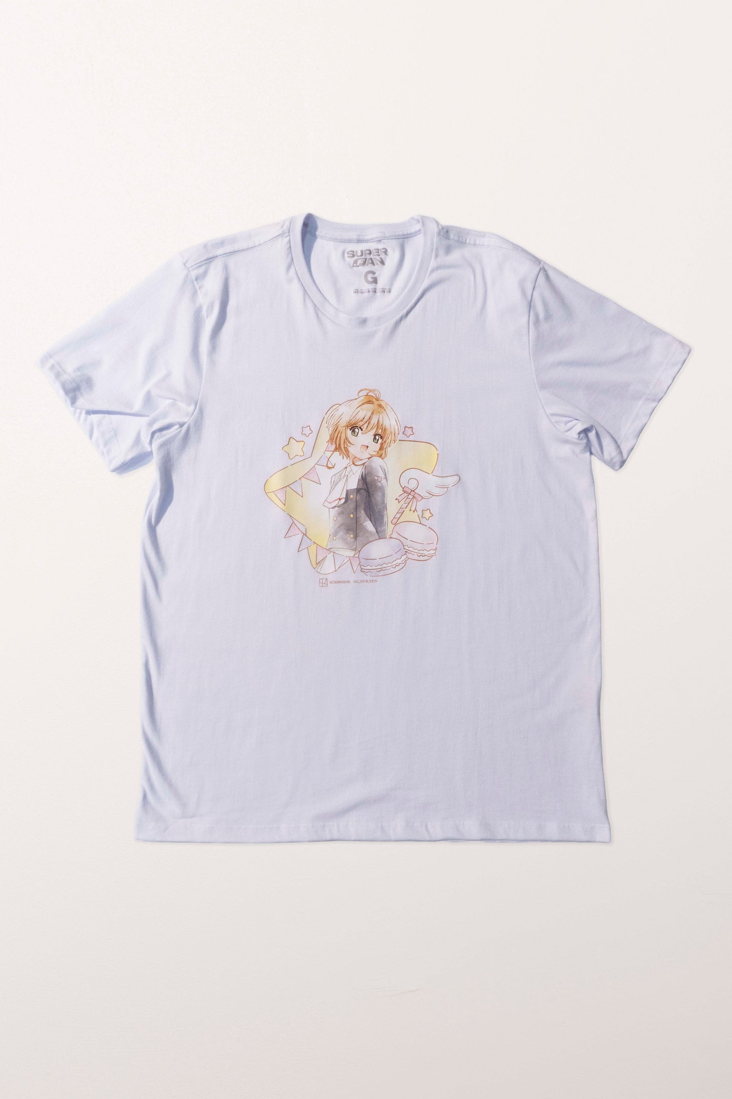 Camiseta Branca Cardcaptor Sakura Escola Tomoeda Sakura "Aquarelada"