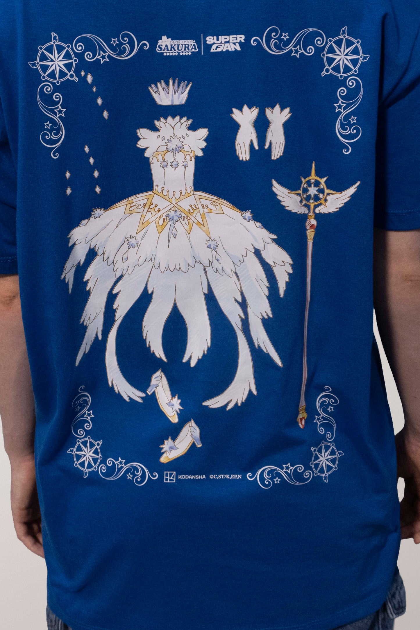 Camiseta Azul Cardcaptor Sakura Traje de Batalha Sakura "Vestido Aquarelado"
