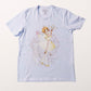 Camiseta Branca Cardcaptor Sakura Traje de Batalha Sakura "Alada"