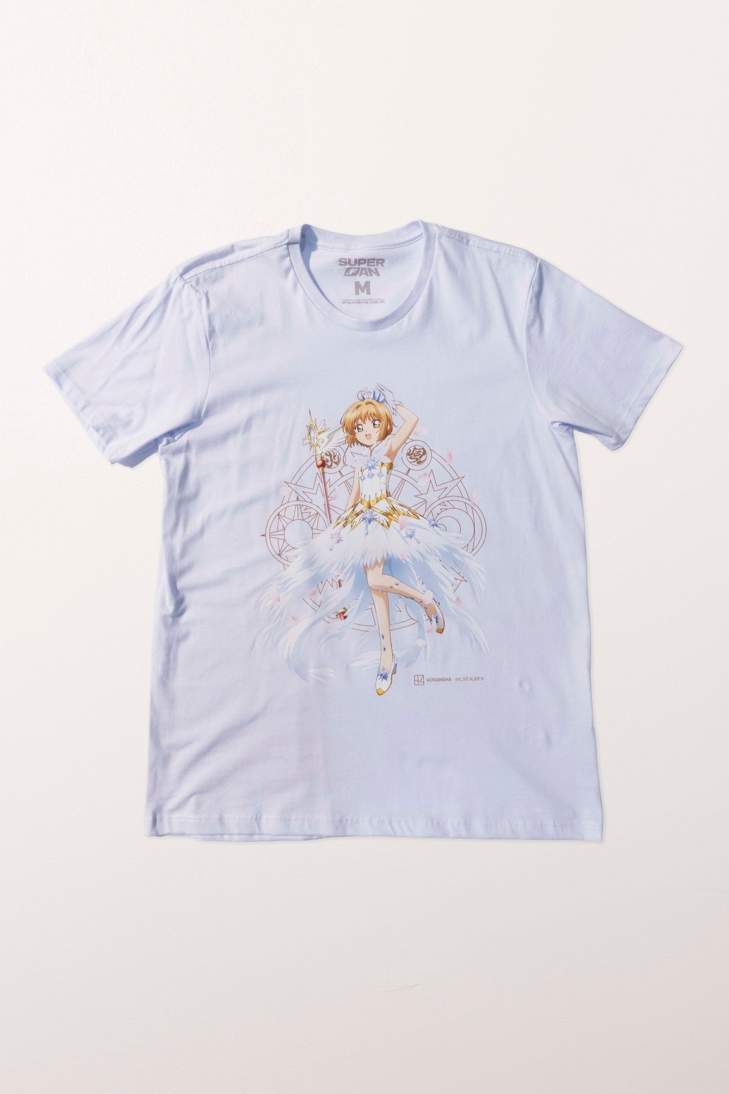 Camiseta Branca Cardcaptor Sakura Traje de Batalha Sakura "Vestido"