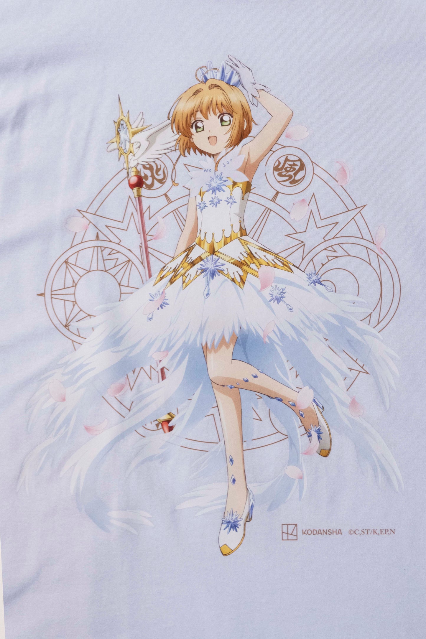 Camiseta Branca Cardcaptor Sakura Traje de Batalha Sakura "Vestido"