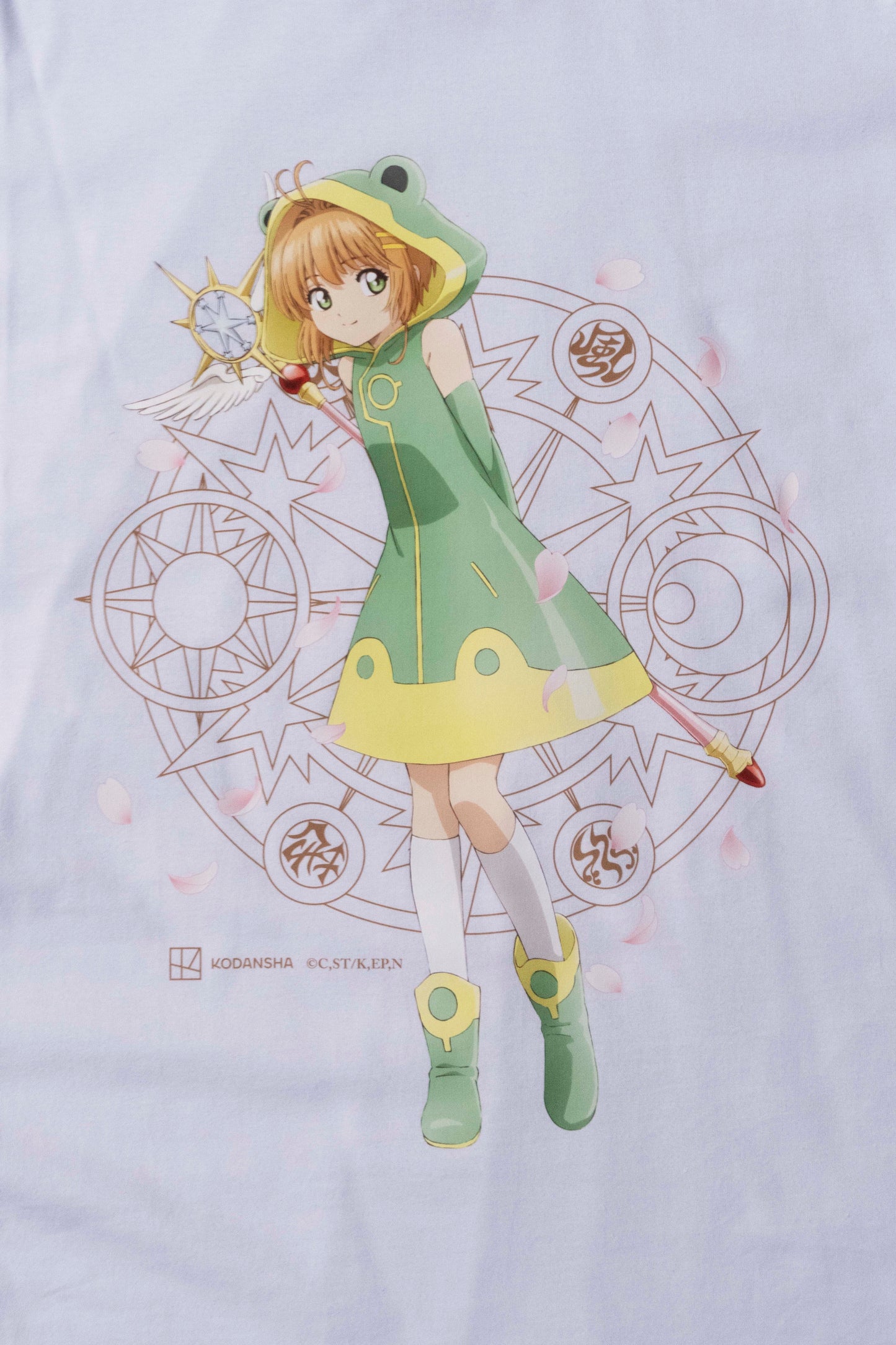 Camiseta Branca Cardcaptor Sakura Traje de Batalha Sakura "Sapo"