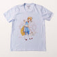 Camiseta Branca Cardcaptor Sakura Traje de Batalha Sakura "Circense"