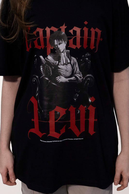Camiseta Preta Attack on Titan Capitão Levi